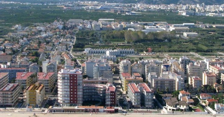 Playa y paseo marítimo de Daimús en La Safor