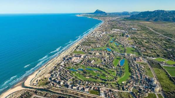 Oliva Nova Golf y complejo residencial exclusivo en Oliva